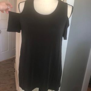 shoulder cut-out top